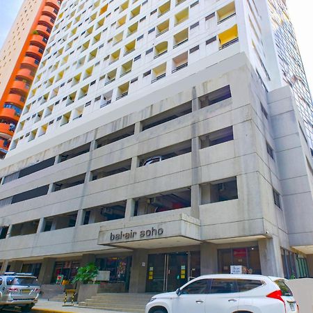 Oyo 769 Poblacion Suites Polaris Макати Экстерьер фото