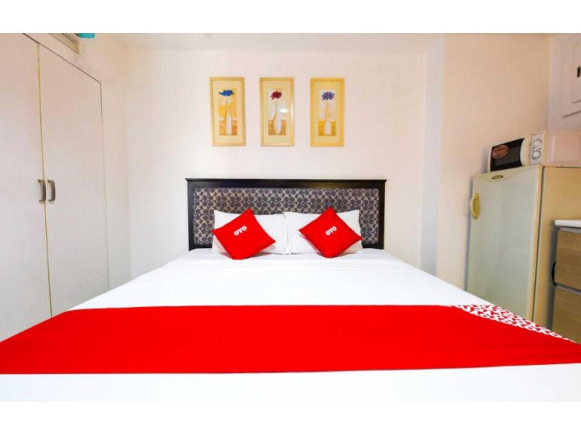 Oyo 769 Poblacion Suites Polaris Макати Экстерьер фото