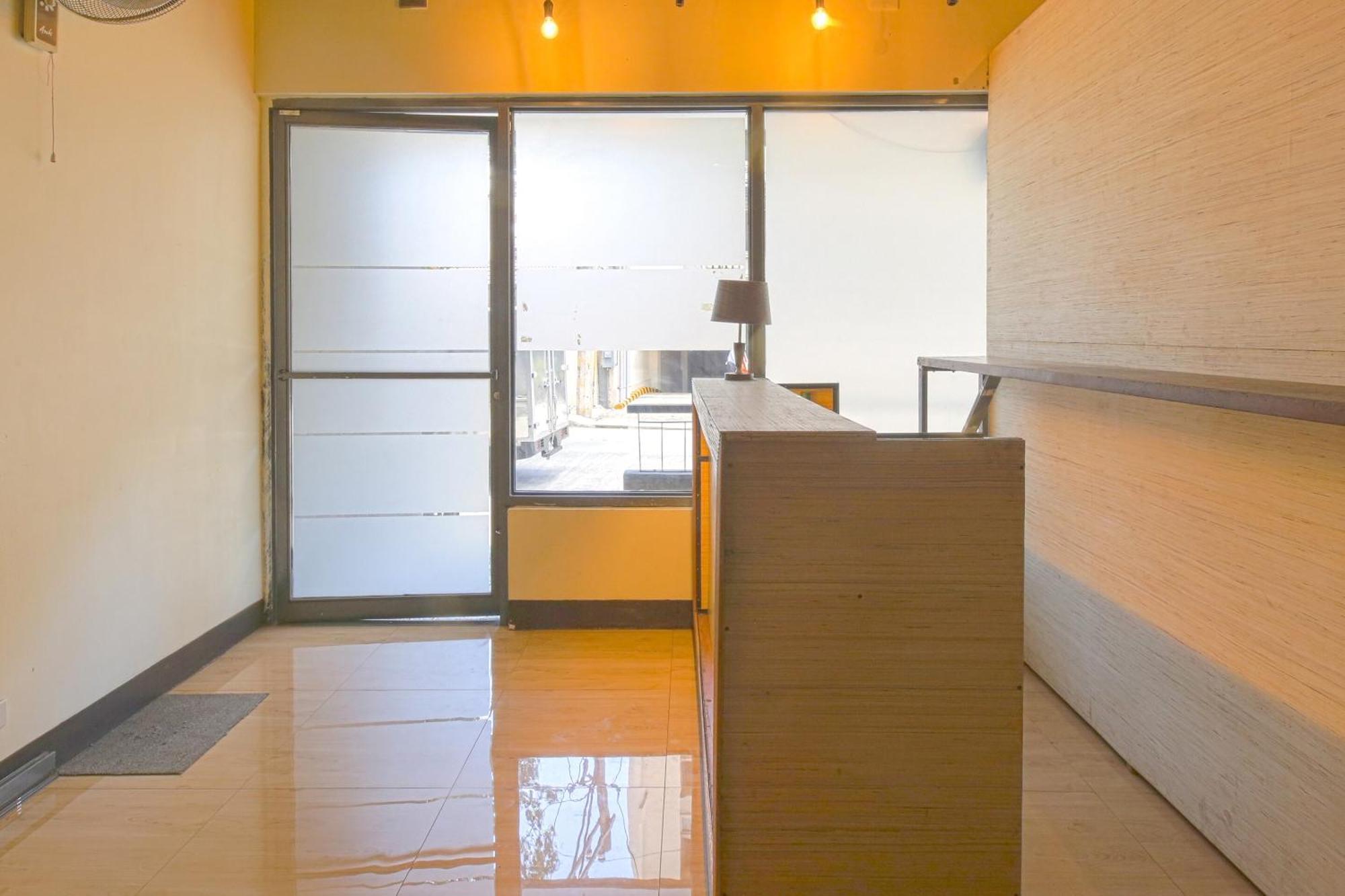 Oyo 769 Poblacion Suites Polaris Макати Экстерьер фото