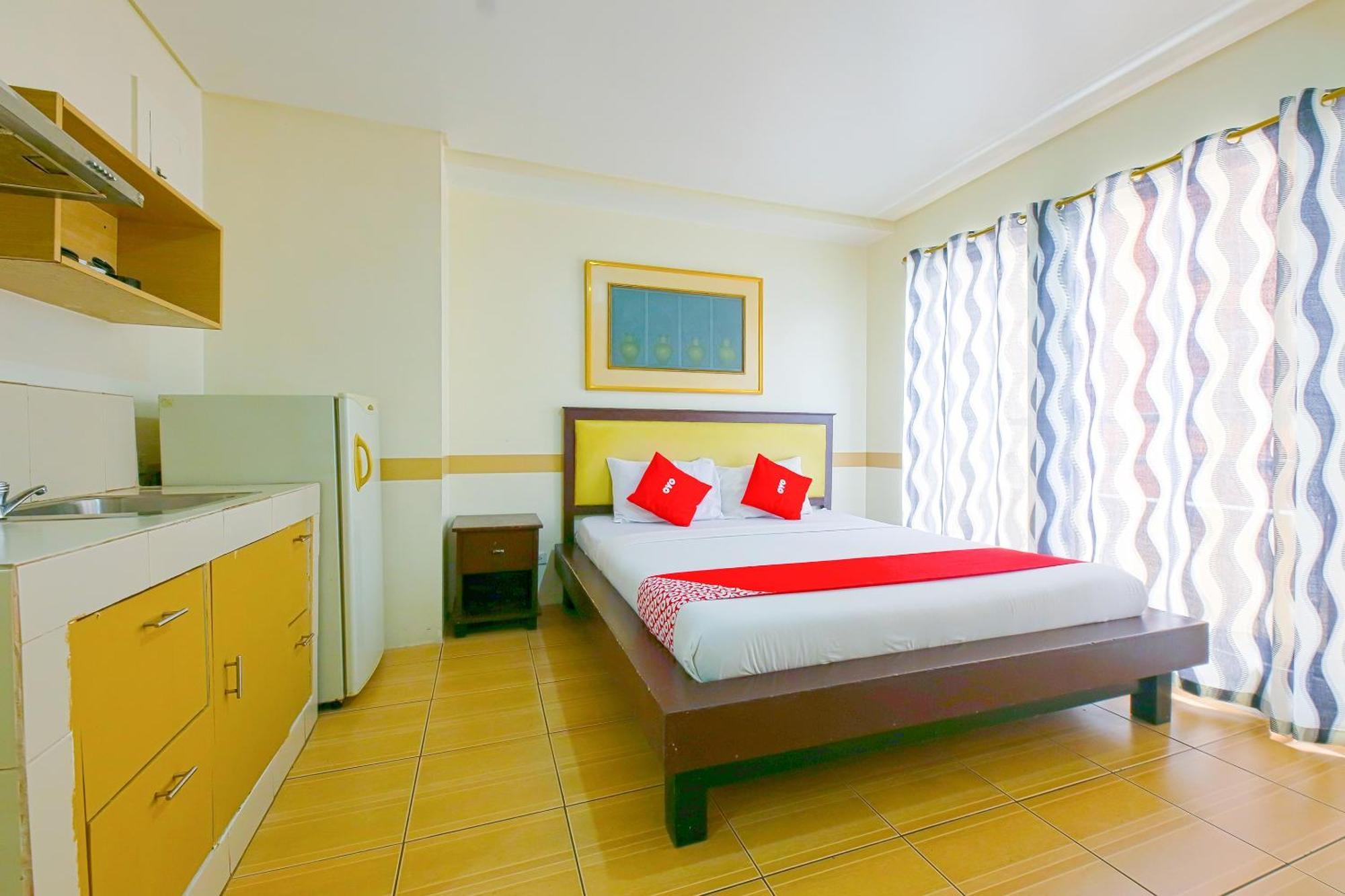 Oyo 769 Poblacion Suites Polaris Макати Экстерьер фото