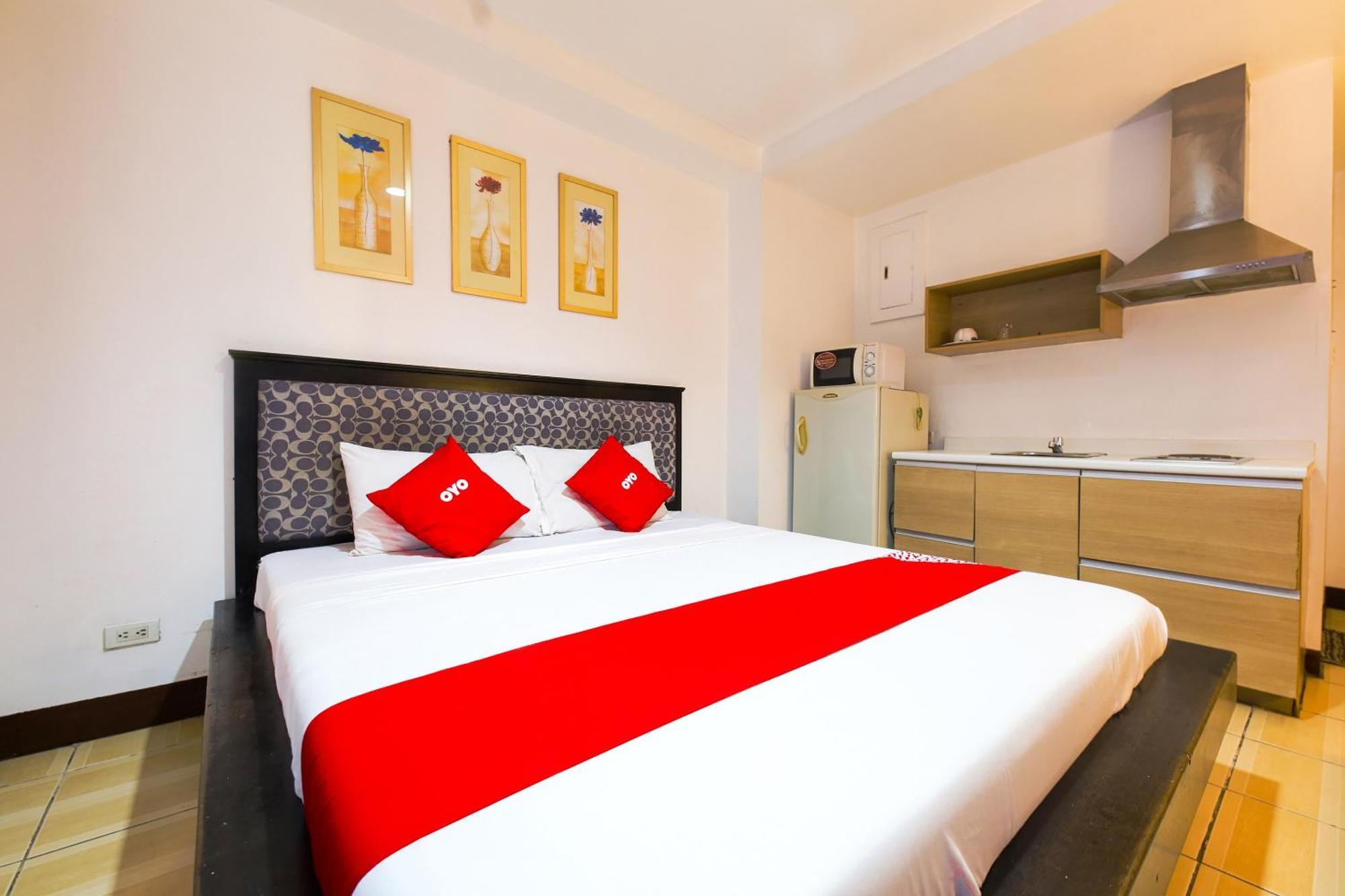Oyo 769 Poblacion Suites Polaris Макати Экстерьер фото