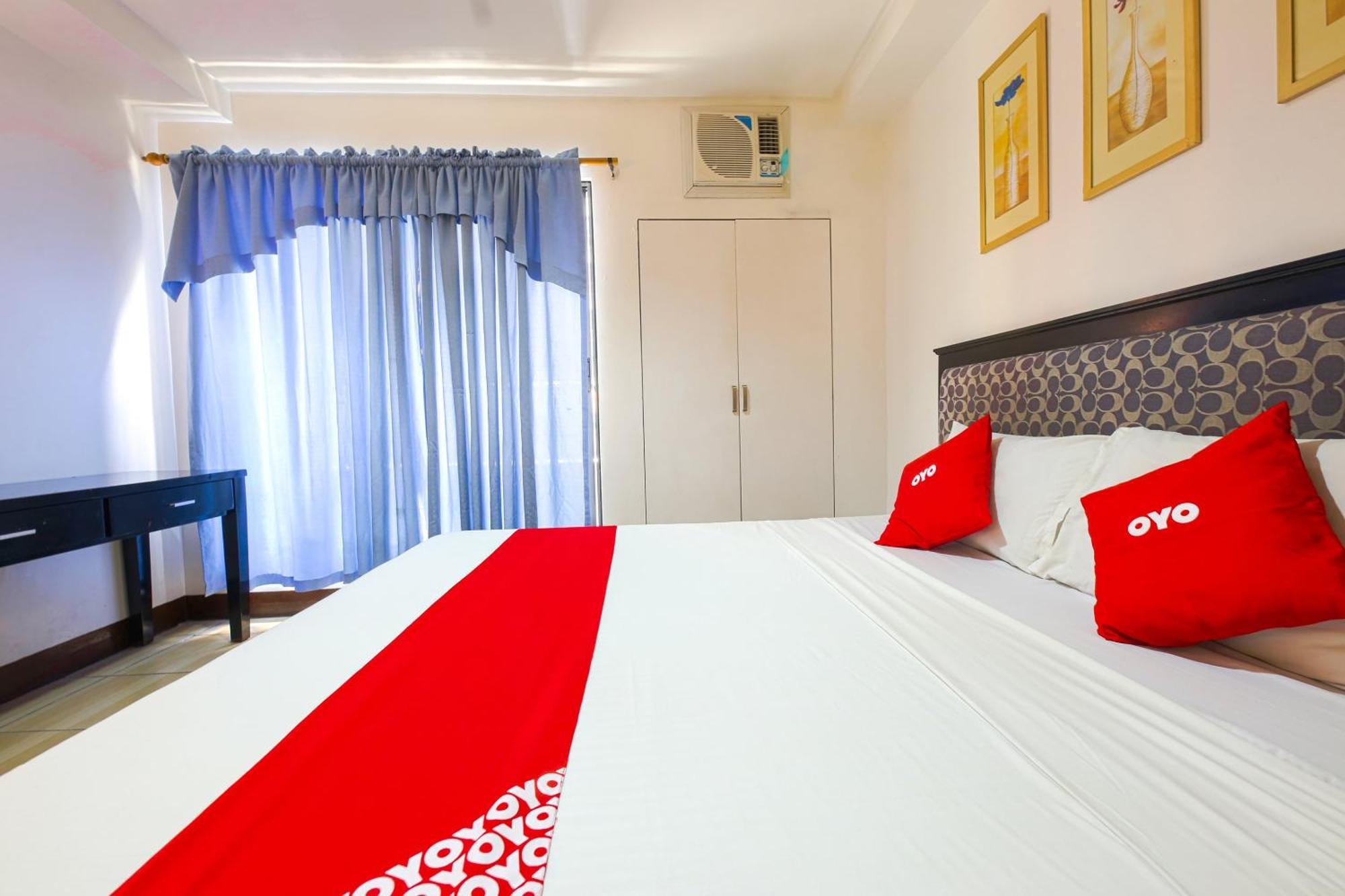 Oyo 769 Poblacion Suites Polaris Макати Экстерьер фото