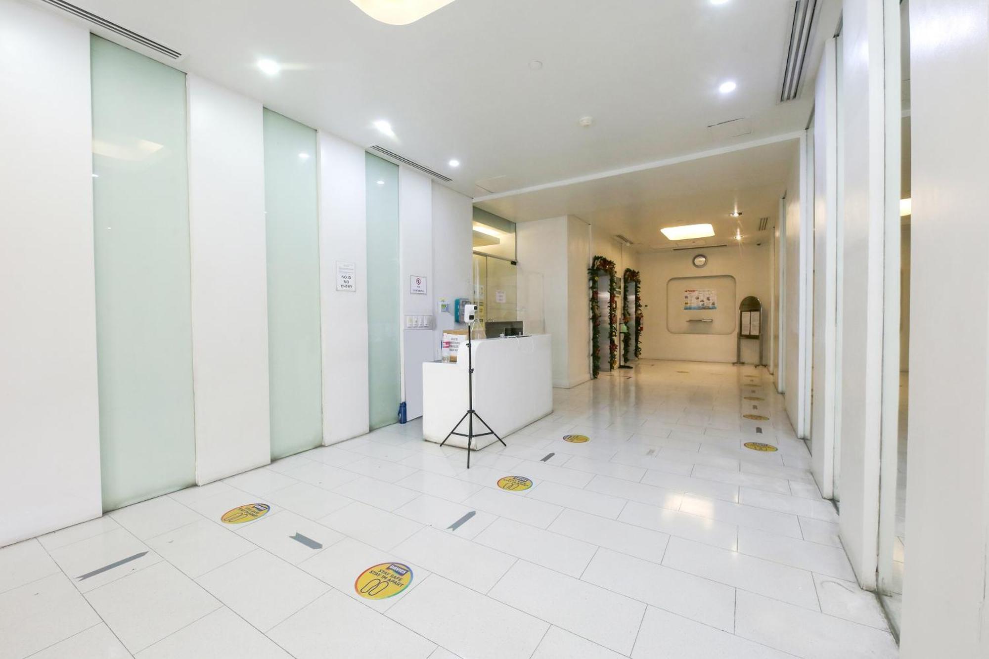 Oyo 769 Poblacion Suites Polaris Макати Экстерьер фото
